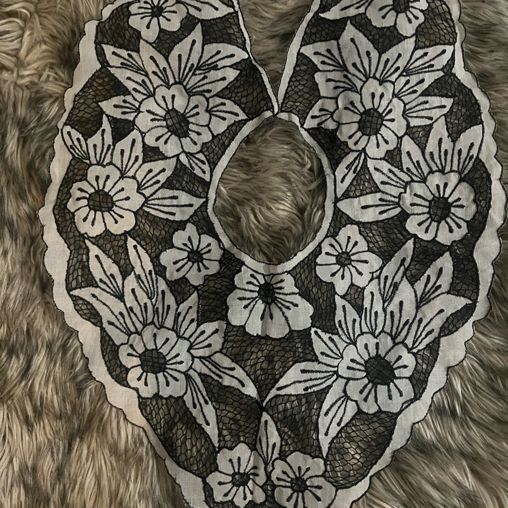 Collars - Picture 3 of 5
